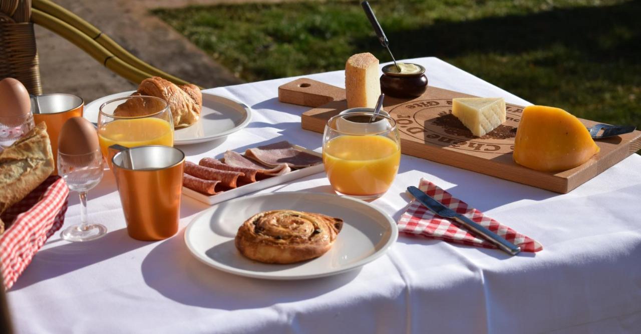 Bed and Breakfast Le Chene D'Or Marcheseuil Экстерьер фото