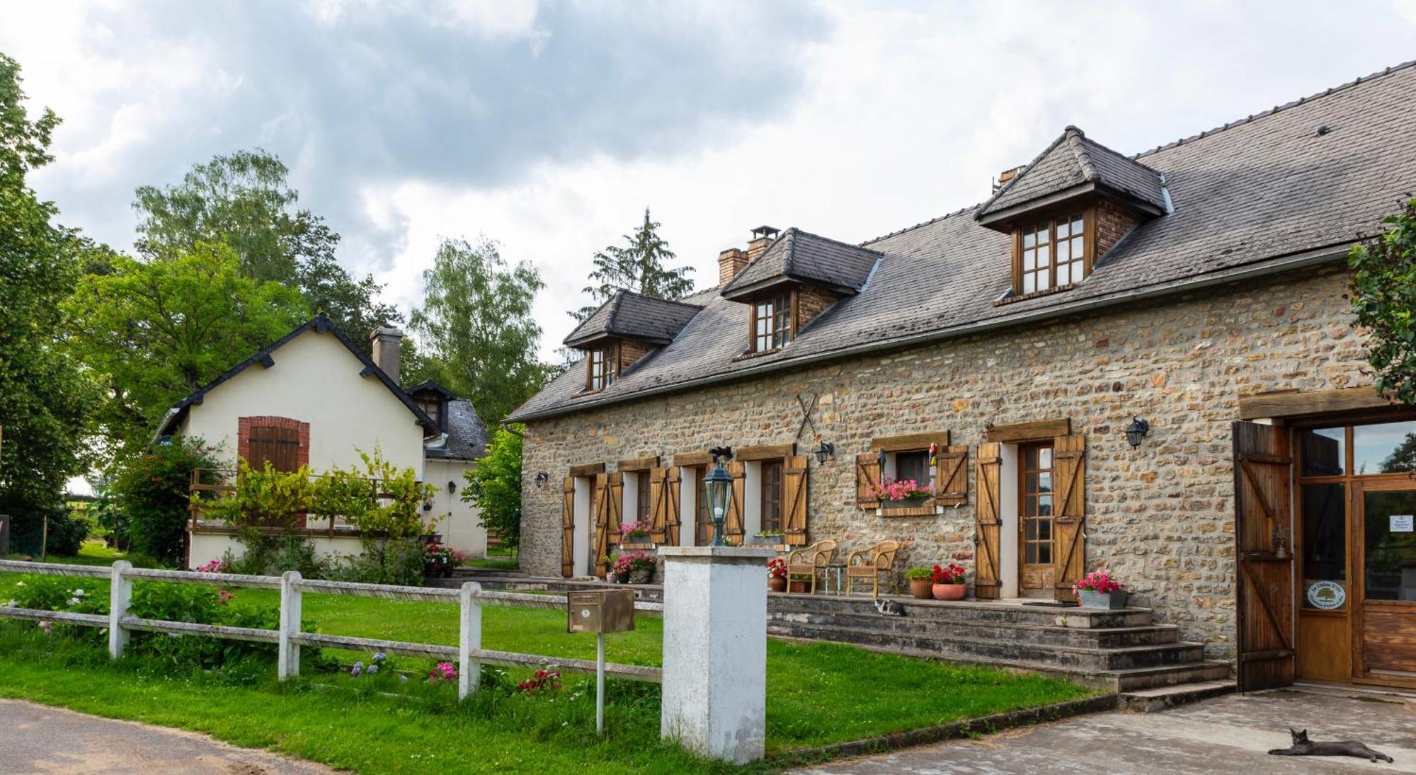 Bed and Breakfast Le Chene D'Or Marcheseuil Экстерьер фото